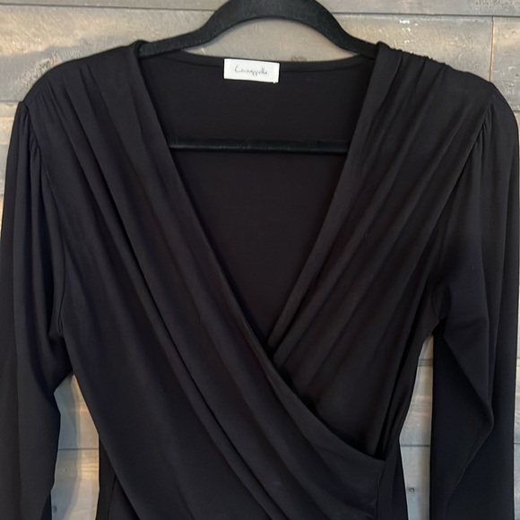 NEW Loveappella Faux Tie Wrap Top Size Small Color is Black - Picture 3 of 11